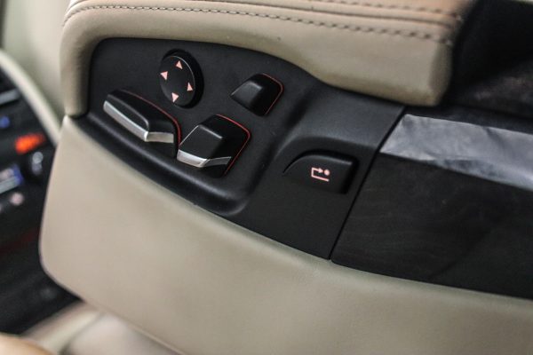 BMW 740 - Image 12
