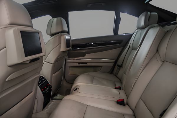 BMW 740 - Image 16