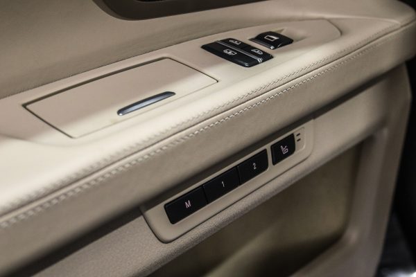 BMW 740 - Image 17