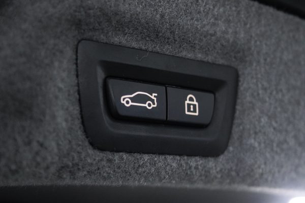 BMW 740 - Image 18
