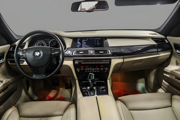 BMW 740 - Image 19