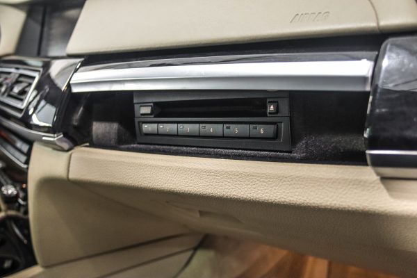 BMW 740 - Image 22
