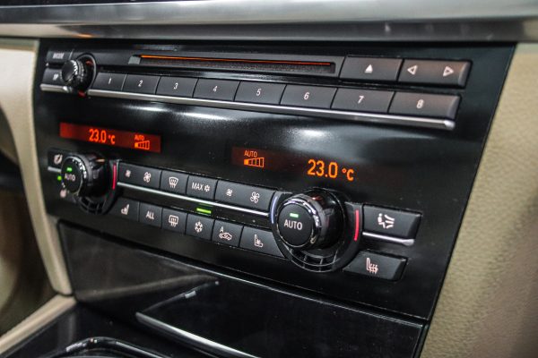BMW 740 - Image 23