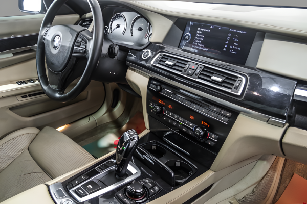 BMW 740 - Image 25