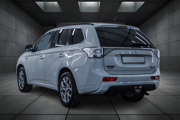 Mitsubishi Outlander - Image 4