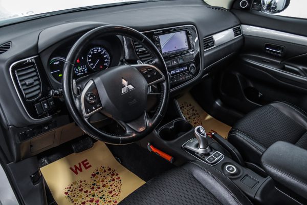 Mitsubishi Outlander - Image 5