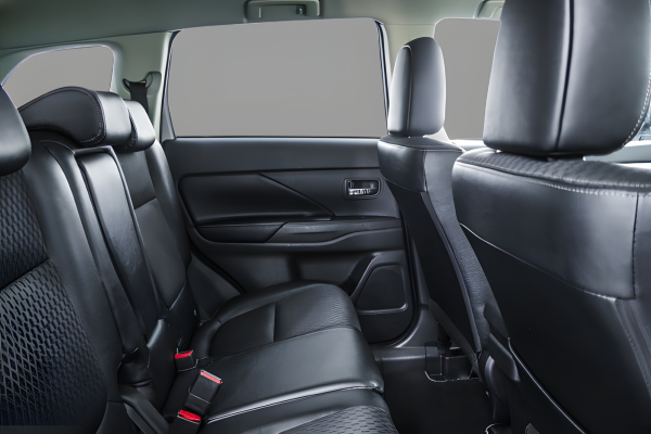 Mitsubishi Outlander - Image 19