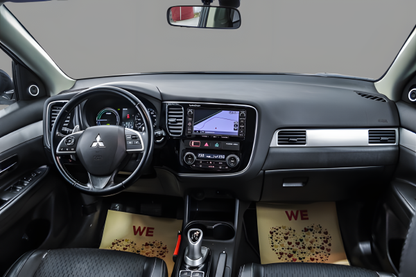 Mitsubishi Outlander - Image 20