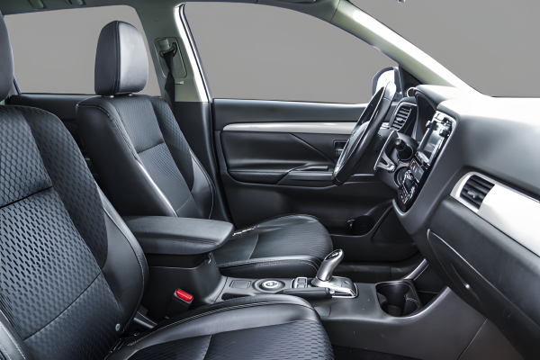 Mitsubishi Outlander - Image 23