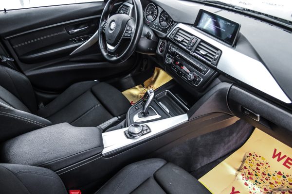 BMW 318 - Image 12