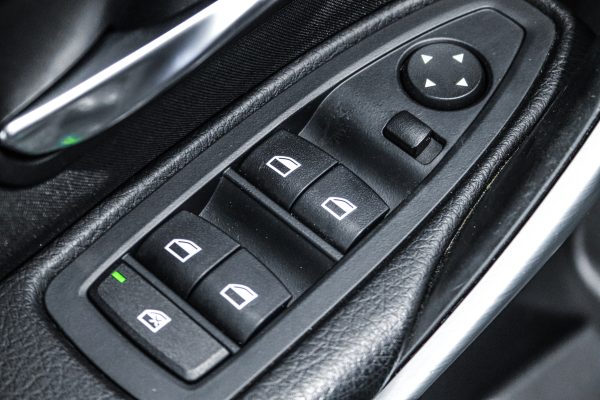 BMW 318 - Image 14