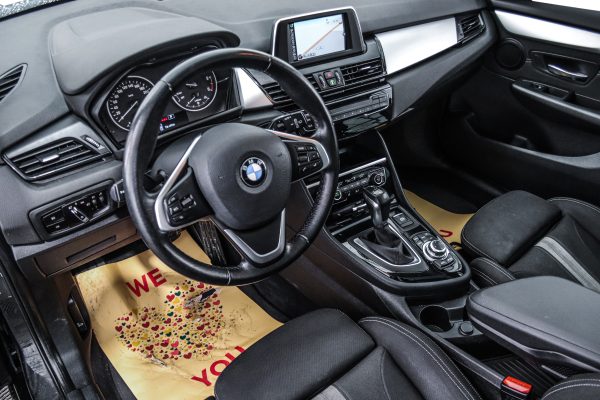 BMW 218 - Image 5