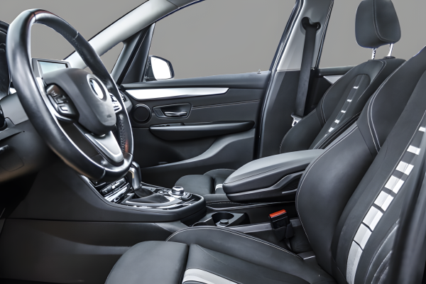BMW 218 - Image 6