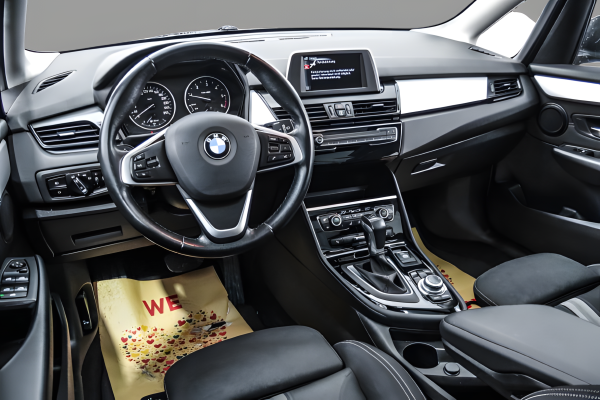 BMW 218 - Image 7