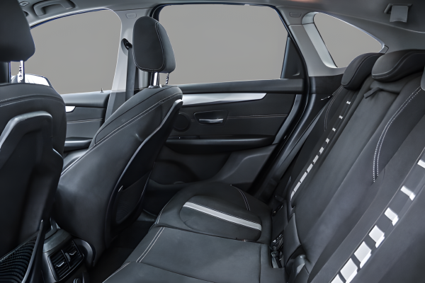BMW 218 - Image 8