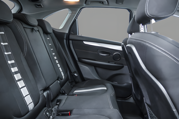 BMW 218 - Image 9