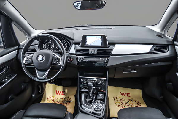 BMW 218 - Image 10