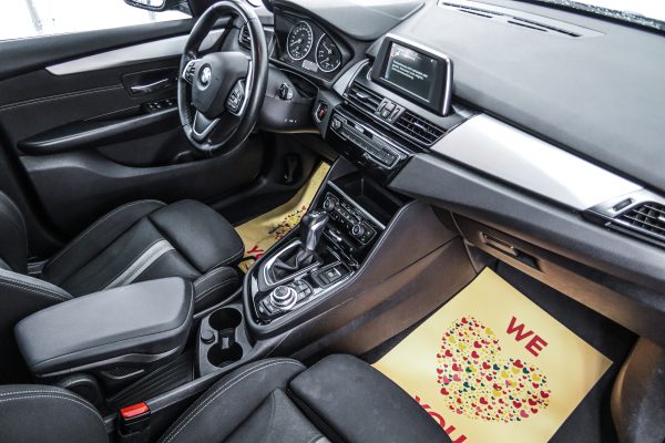 BMW 218 - Image 13