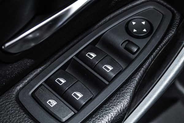 BMW 318 - Image 15