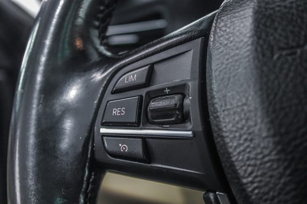 BMW 520 - Image 17