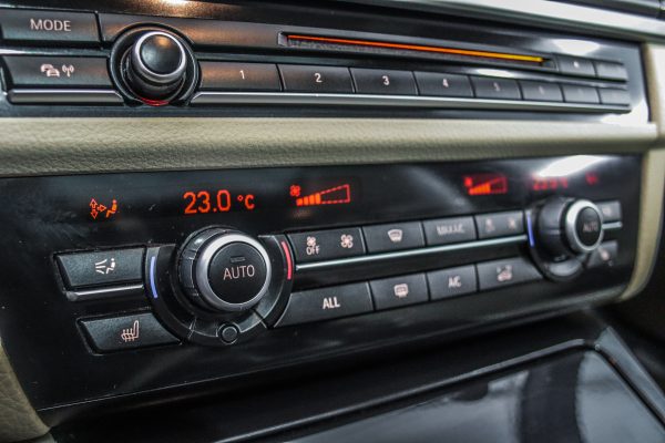 BMW 520 - Image 19