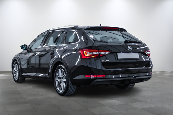 Skoda Superb - Image 4