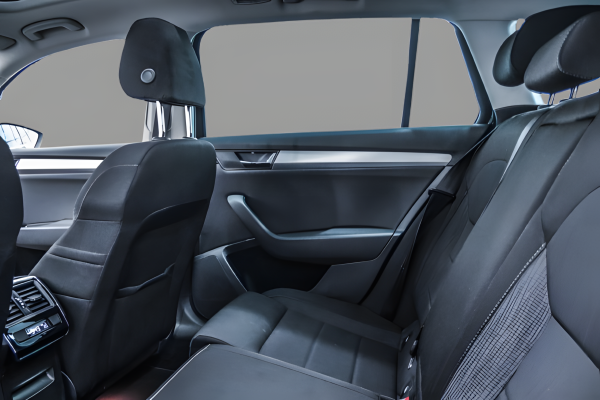 Skoda Superb - Image 8