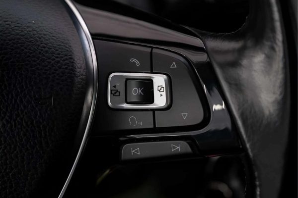 Volkswagen Golf - Image 23
