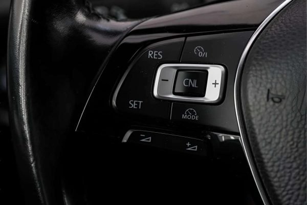 Volkswagen Golf - Image 24