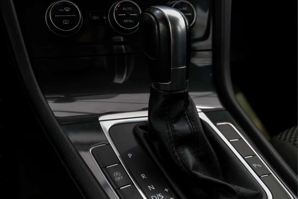 Volkswagen Golf - Image 19