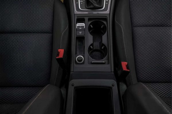Volkswagen Golf - Image 18