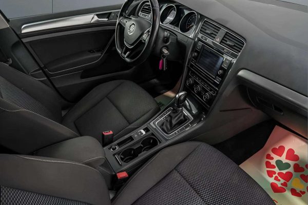 Volkswagen Golf - Image 14