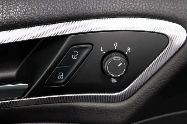 Volkswagen Golf - Image 11