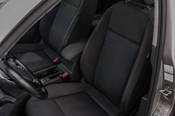 Volkswagen Golf - Image 8