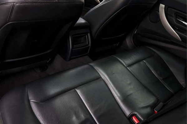 BMW 320 - Image 26