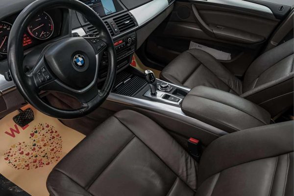 BMW X5 - Image 14