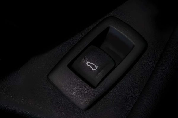 BMW 520 - Image 9