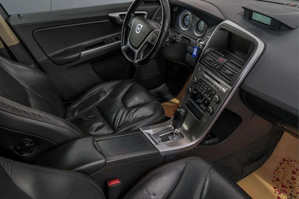 Volvo XC60 - Image 15