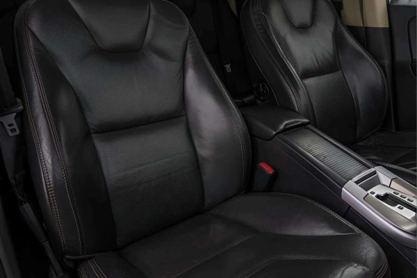 Volvo XC60 - Image 12