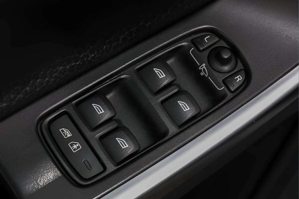 Volvo XC60 - Image 10