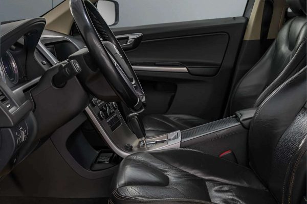 Volvo XC60 - Image 8