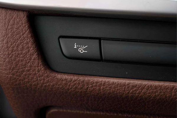 BMW 520 - Image 9