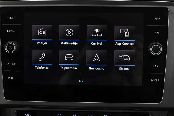 Volkswagen Passat - Image 21