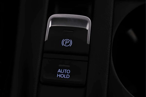 Volkswagen Passat - Image 24