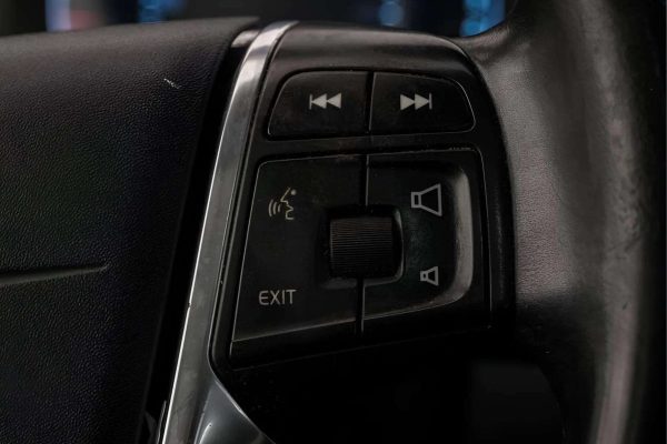 Volvo XC70 - Image 23