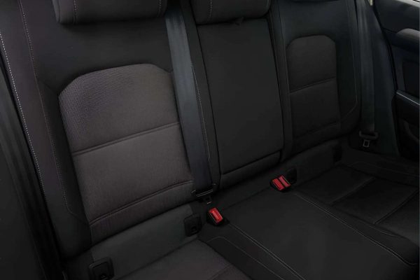 Volkswagen Passat - Image 17