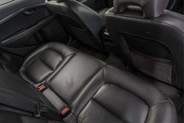 Volvo XC70 - Image 18