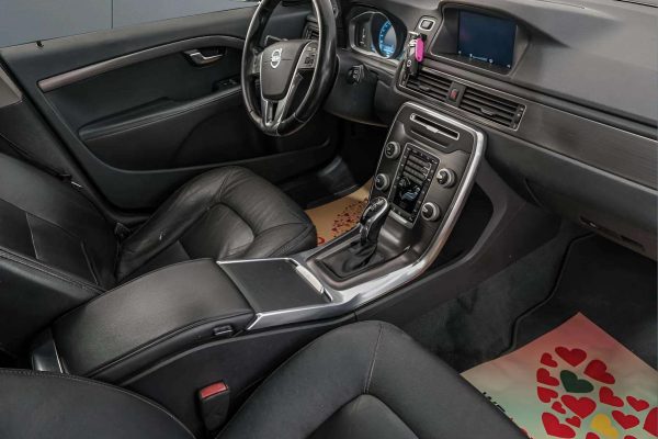 Volvo XC70 - Image 16