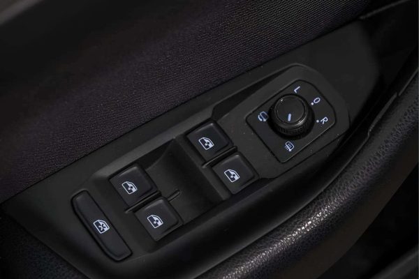 Volkswagen Passat - Image 13