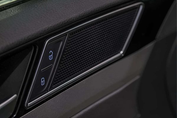 Volkswagen Passat - Image 12